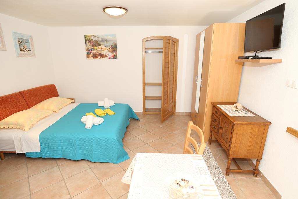 Studio Apartment Tea Baška Екстериор снимка